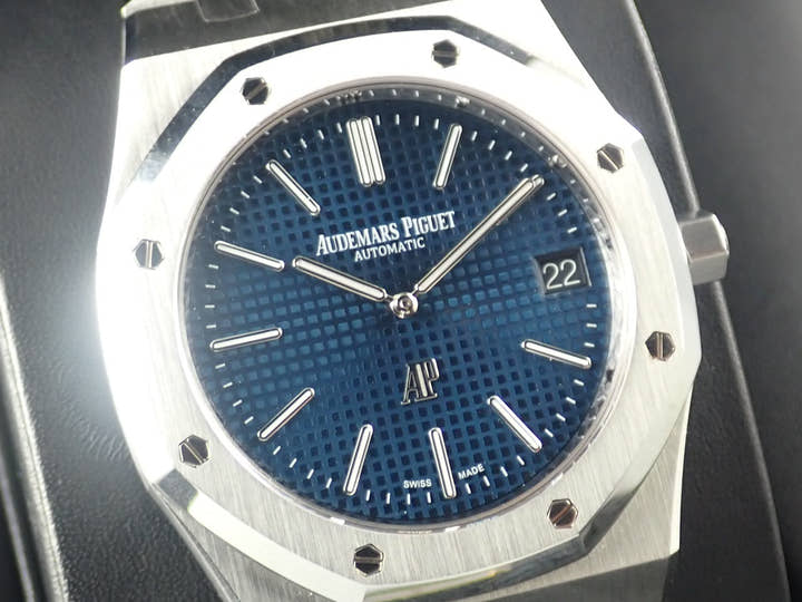 Audemars Piguet Royal Oak Extra-Thin Ref. 15202ST.OO.1240ST.01.A Stainless Steel Blue Dial