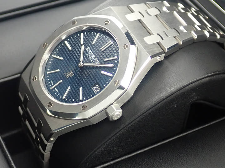 Audemars Piguet Royal Oak Extra-Thin Ref. 15202ST.OO.1240ST.01.A Stainless Steel Blue Dial