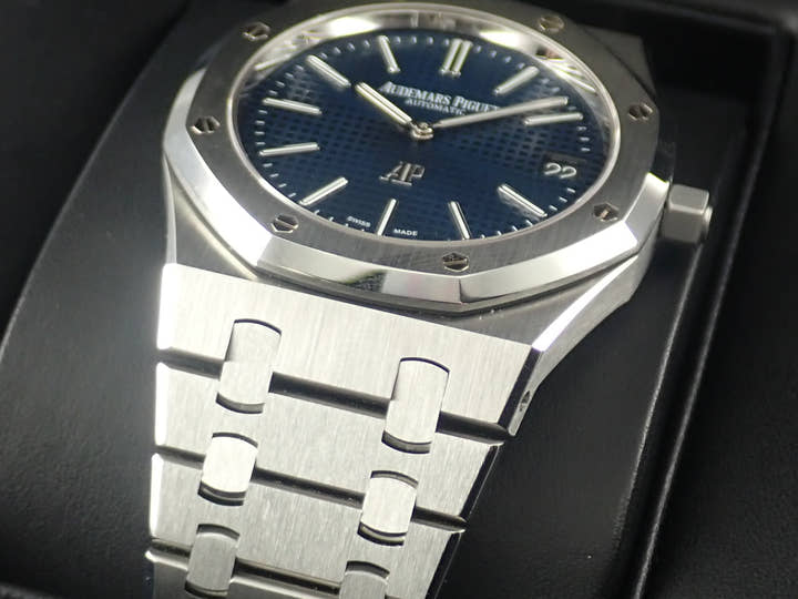 Audemars Piguet Royal Oak Extra-Thin Ref. 15202ST.OO.1240ST.01.A Stainless Steel Blue Dial