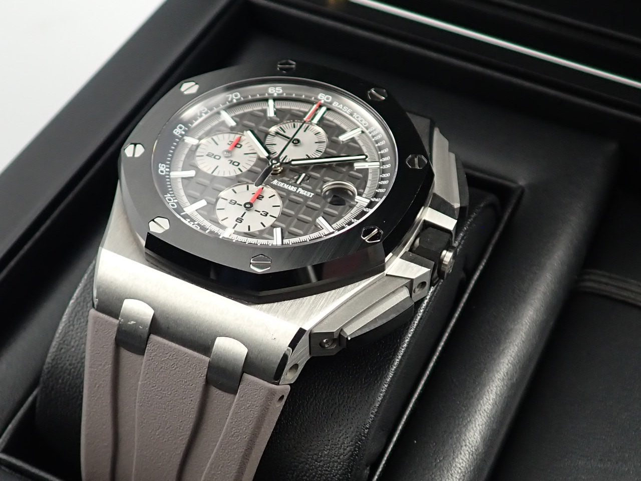 Audemars Piguet Royal Oak Offshore Chronograph &lt;Warranty Box and Others&gt;