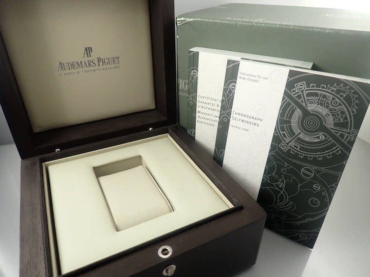 オーデマピゲ ロイヤルオーク クロノグラフ Ref.26300ST.OO.1110ST.05 ステンレススチール ホワイト文字盤