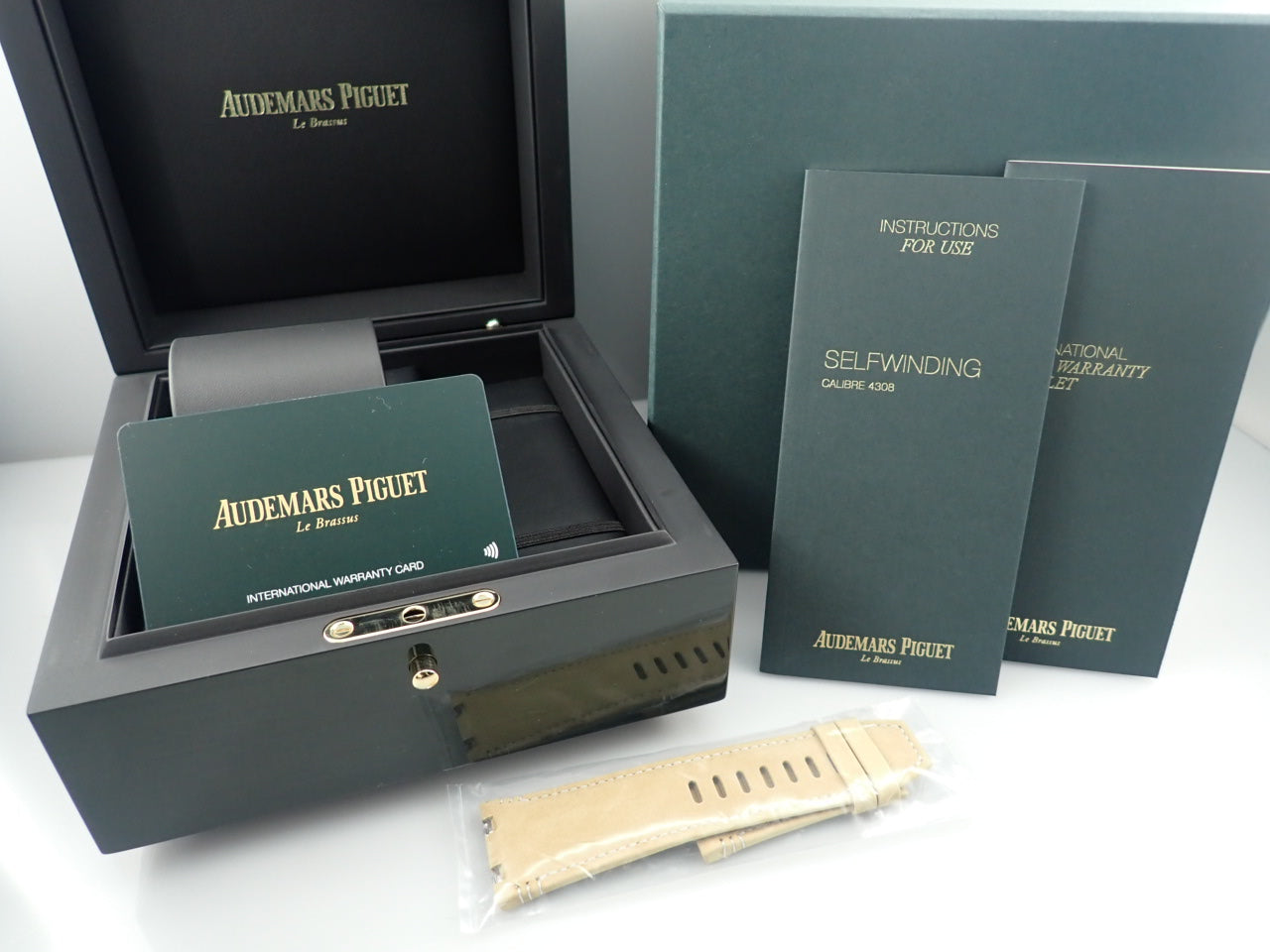Audemars Piguet Royal Oak Offshore Diver &lt;Warranty Box and Others&gt;