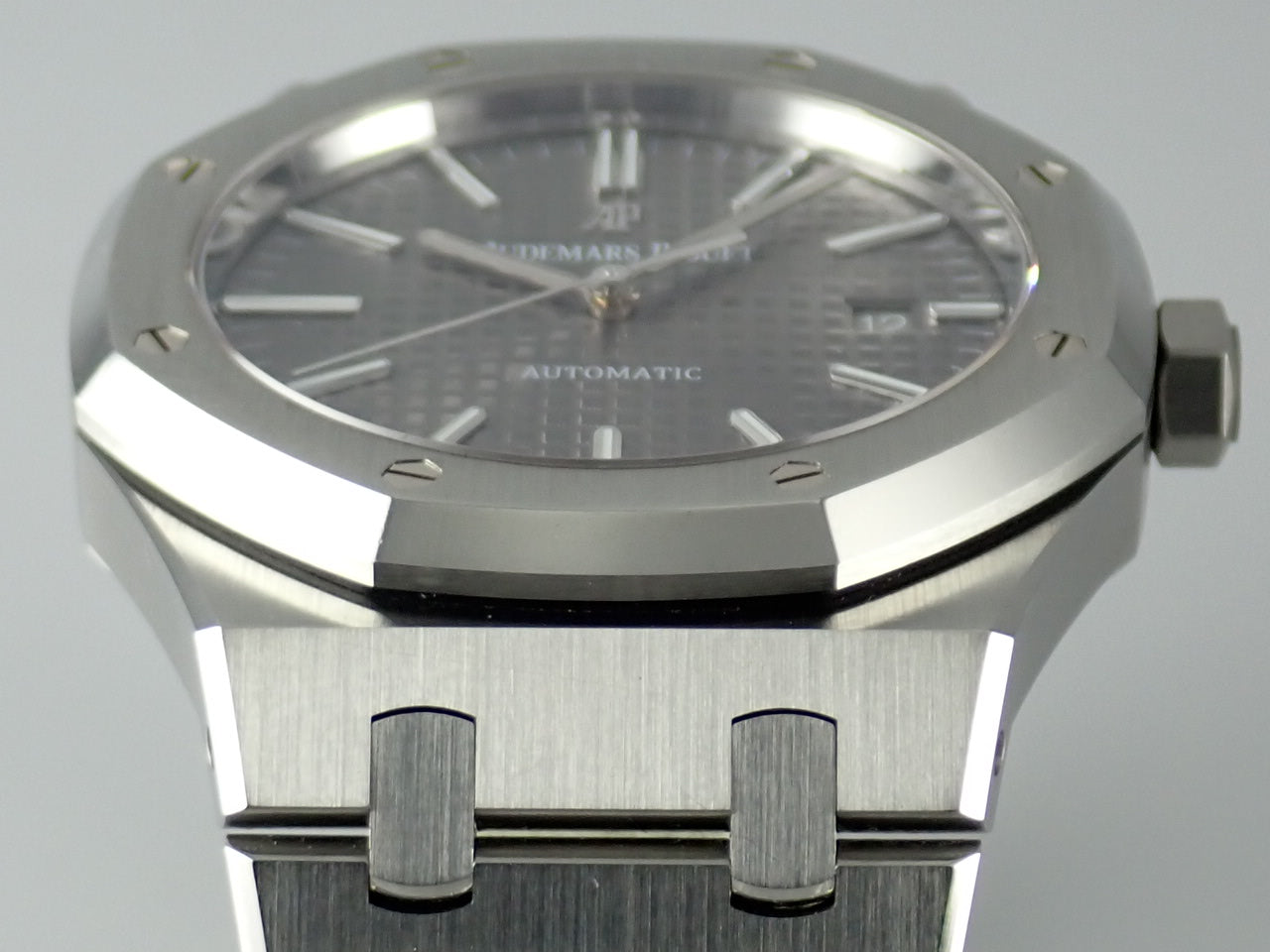 Audemars Piguet Royal Oak Automatic Ref.15400ST.OO.1220ST.04