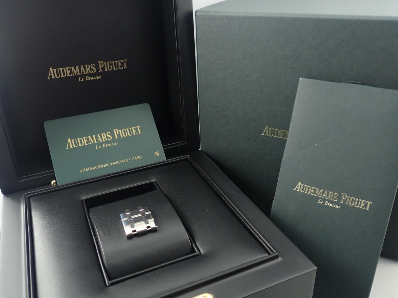 Audemars Piguet Royal Oak &lt;Warranty, box, booklet&gt;