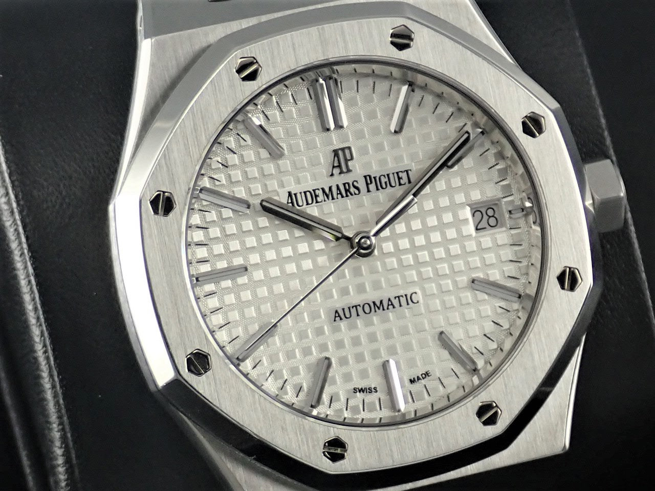 Audemars Piguet Royal Oak Silver Dial &lt;Warranty, Box, etc.&gt;