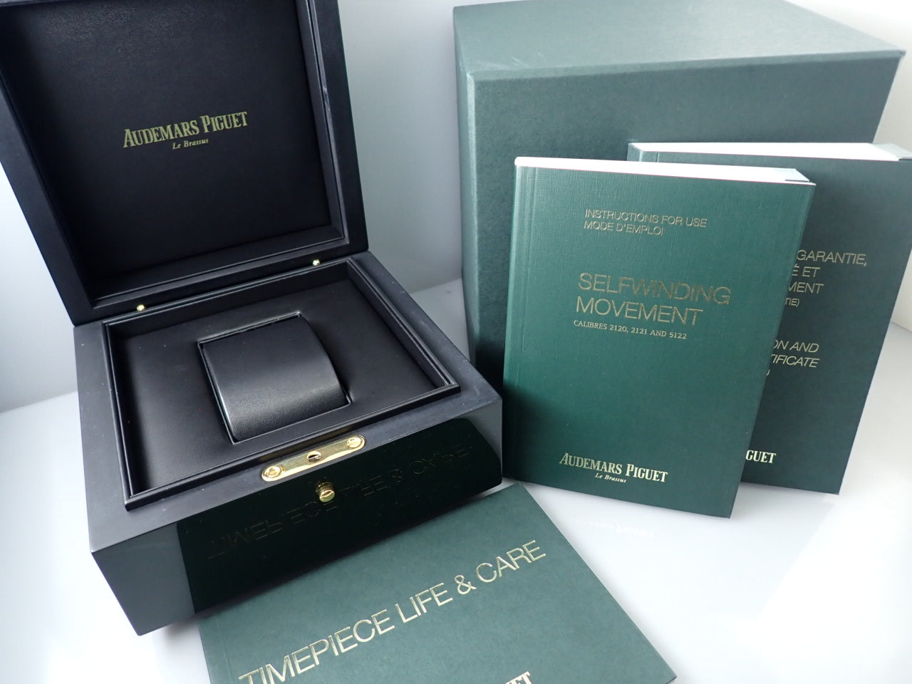 Audemars Piguet Royal Oak Extra-Thin &lt;Warranty, Box, etc.&gt;