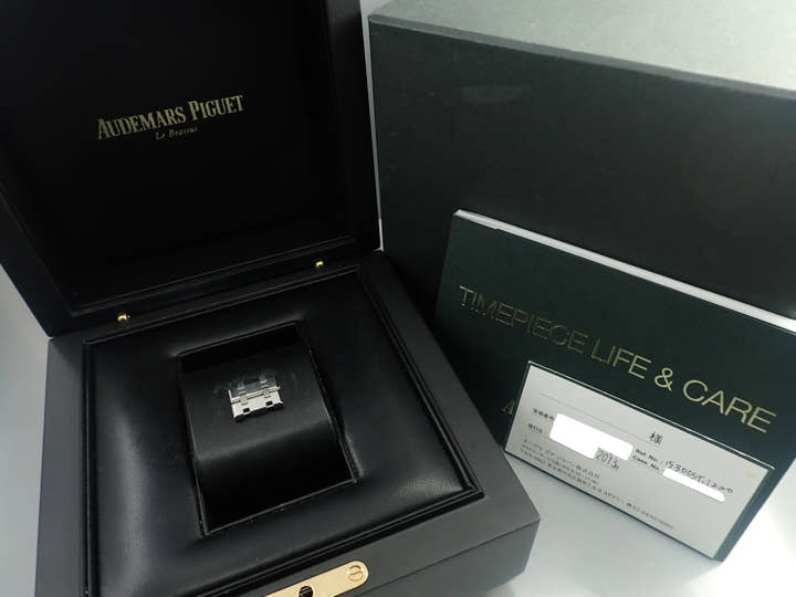 オーデマピゲ ロイヤルオーク Ref.15300ST.OO.1220ST.02 ステンレススチール ブルー文字盤