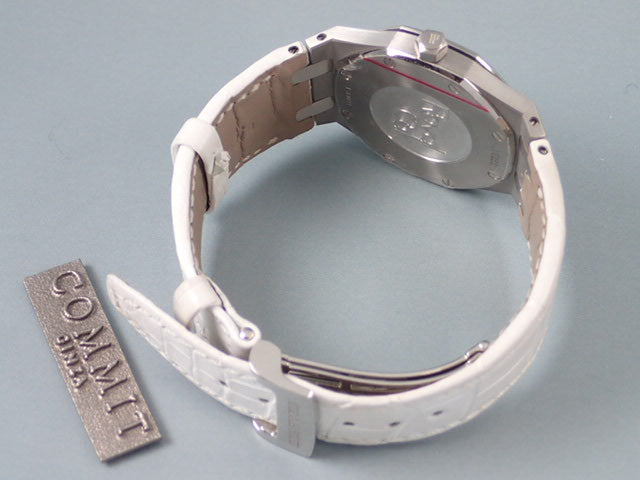 Audemars Piguet Royal Oak Quartz Ladies Ref.67651ST.ZZ.D011CR.01