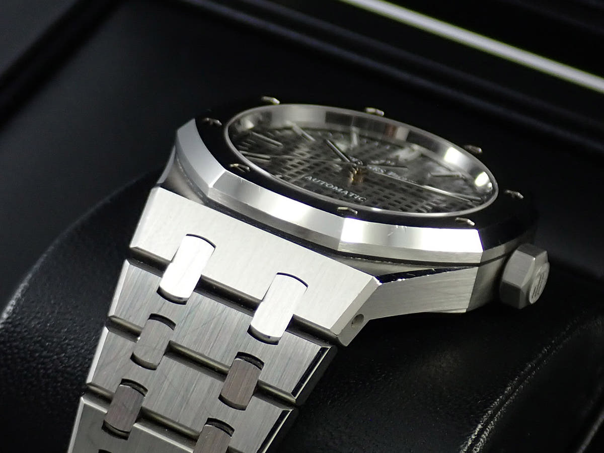 オーデマピゲ ロイヤルオーク オートマティック Ref.15450ST.OO.1256ST.02 グレー文字盤 中古 F81K1X1F