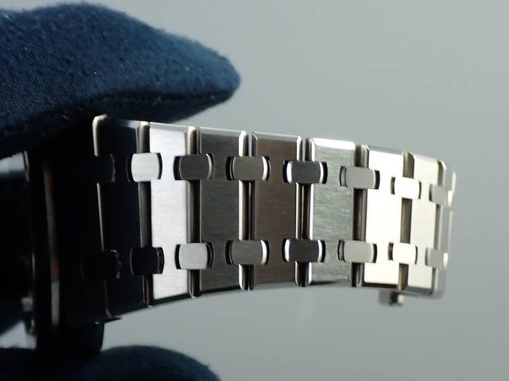 オーデマピゲ ロイヤルオーク Ref.15400ST.OO.1220ST.03 ステンレススチール ブルー文字盤