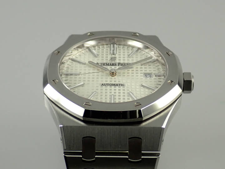 オーデマピゲ ロイヤルオーク Ref.15400ST.OO.1220ST.02 シルバー文字盤 中古 royal-oak-245
