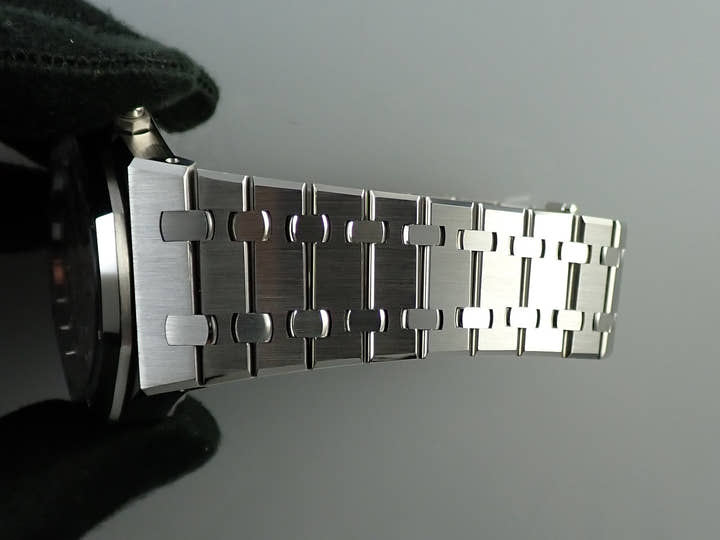 オーデマピゲ ロイヤルオーク クロノグラフ 50周年記念 Ref.26240ST.OO.1320ST.03 ステンレススチール シルバー文字盤