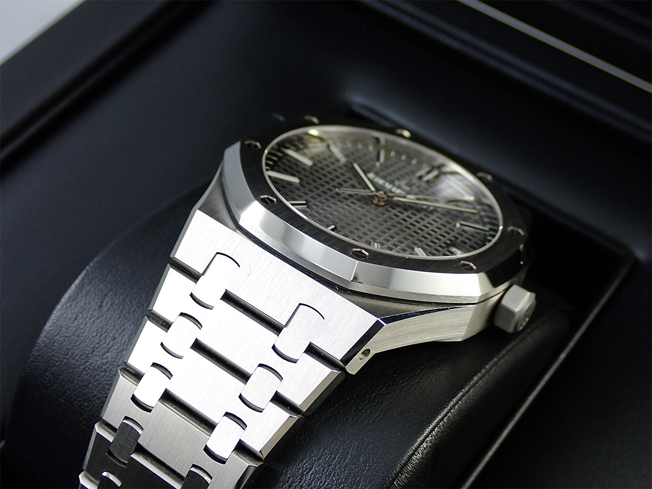 Audemars Piguet Royal Oak &lt;Warranty, Box, etc.&gt;