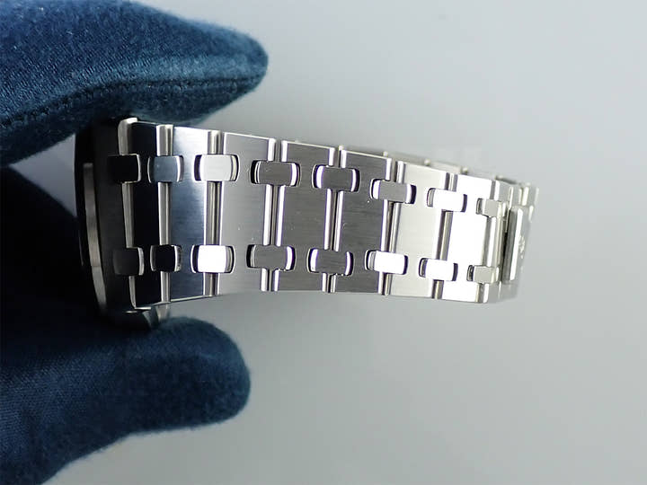 オーデマピゲ ロイヤルオーク Ref.15000ST.OO.0789ST.07 ステンレススチール ホワイト文字盤