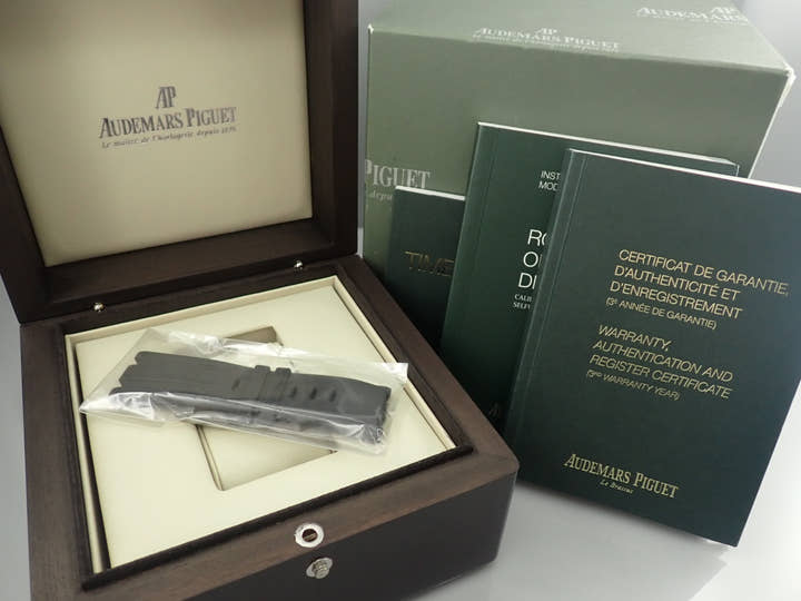 Audemars Piguet Royal Oak Offshore Diver Ref. 15706AU.OO.A002CA.01 Carbon Black Dial