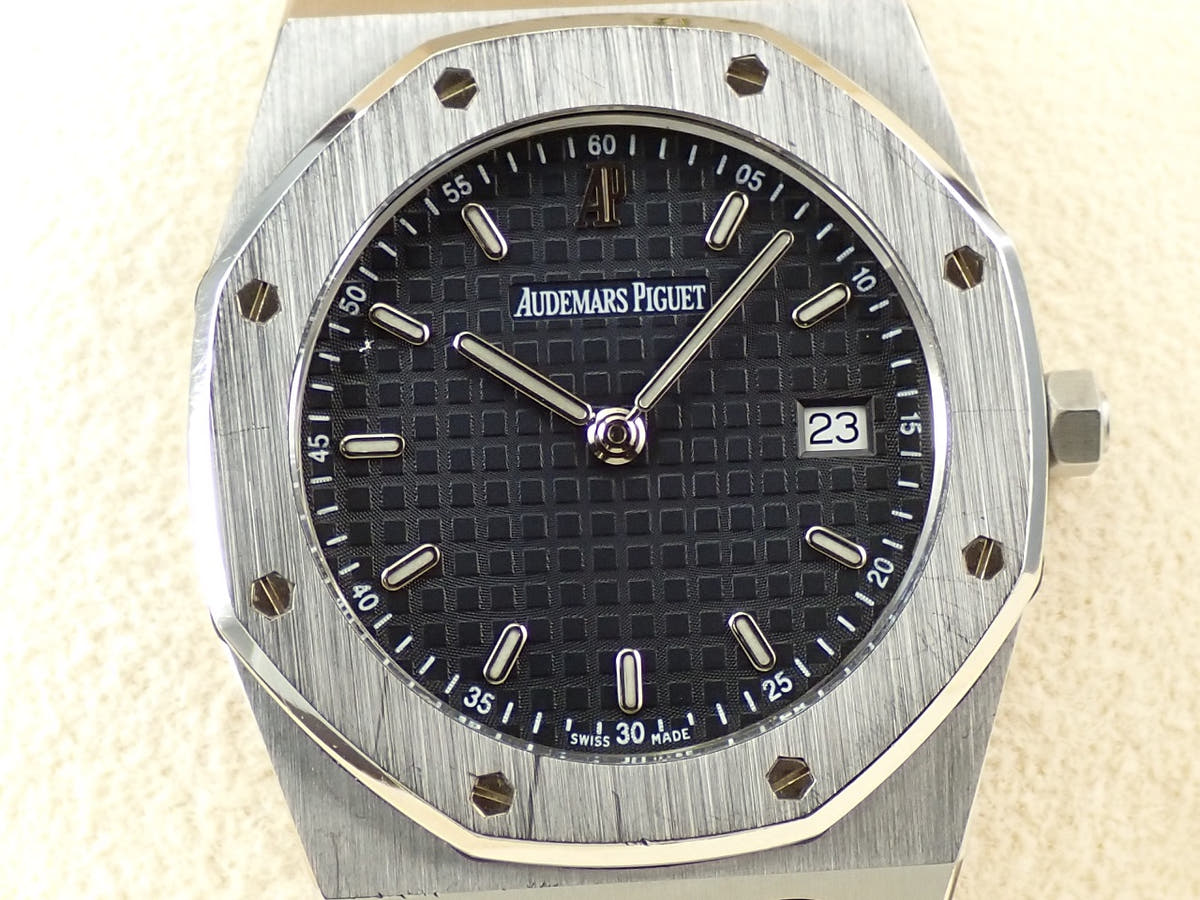 オーデマピゲ ロイヤルオーク クォーツ Ref.56175ST/O/0789ST/07 ブラックグレー文字盤 中古 3476SFHW