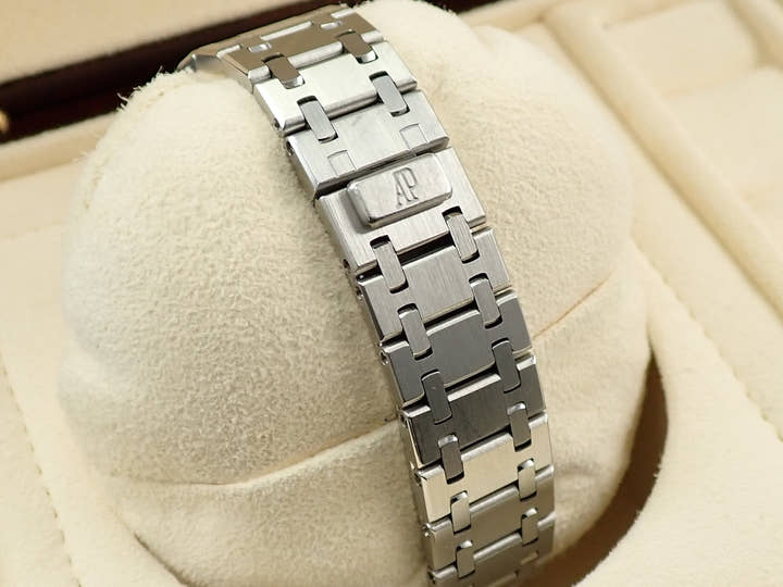 オーデマピゲ ロイヤルオーク クォーツ Ref.56175ST/O/0789ST/07 ステンレススチール ブラックグレー文字盤