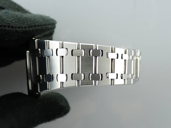 オーデマピゲ ロイヤルオーク クォーツ Ref.56175ST/O/0789ST/07 ステンレススチール ブラックグレー文字盤