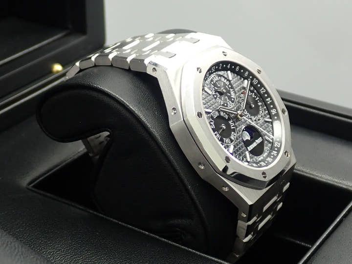 Audemars Piguet Royal Oak Perpetual Calendar <Warranty, Box, etc.>
