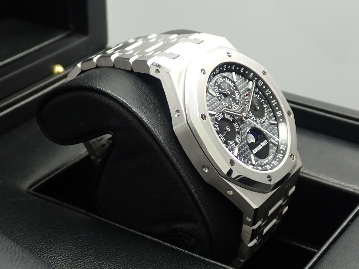 Audemars Piguet Royal Oak Perpetual Calendar &lt;Warranty, Box, etc.&gt;