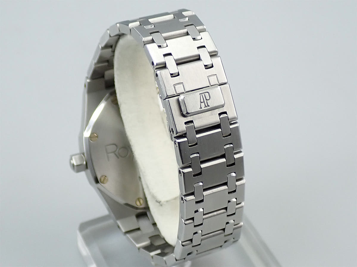 オーデマピゲ ロイヤルオーク Ref.15000ST.OO.0789ST.07 ホワイト文字盤 中古 4V99U55V