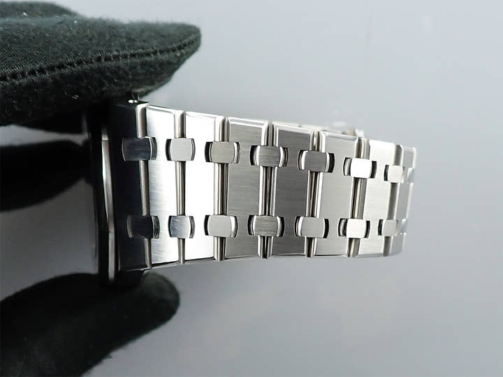 Audemars Piguet Royal Oak Ref. 15300ST.OO.1220ST.03 Stainless Steel Black Dial