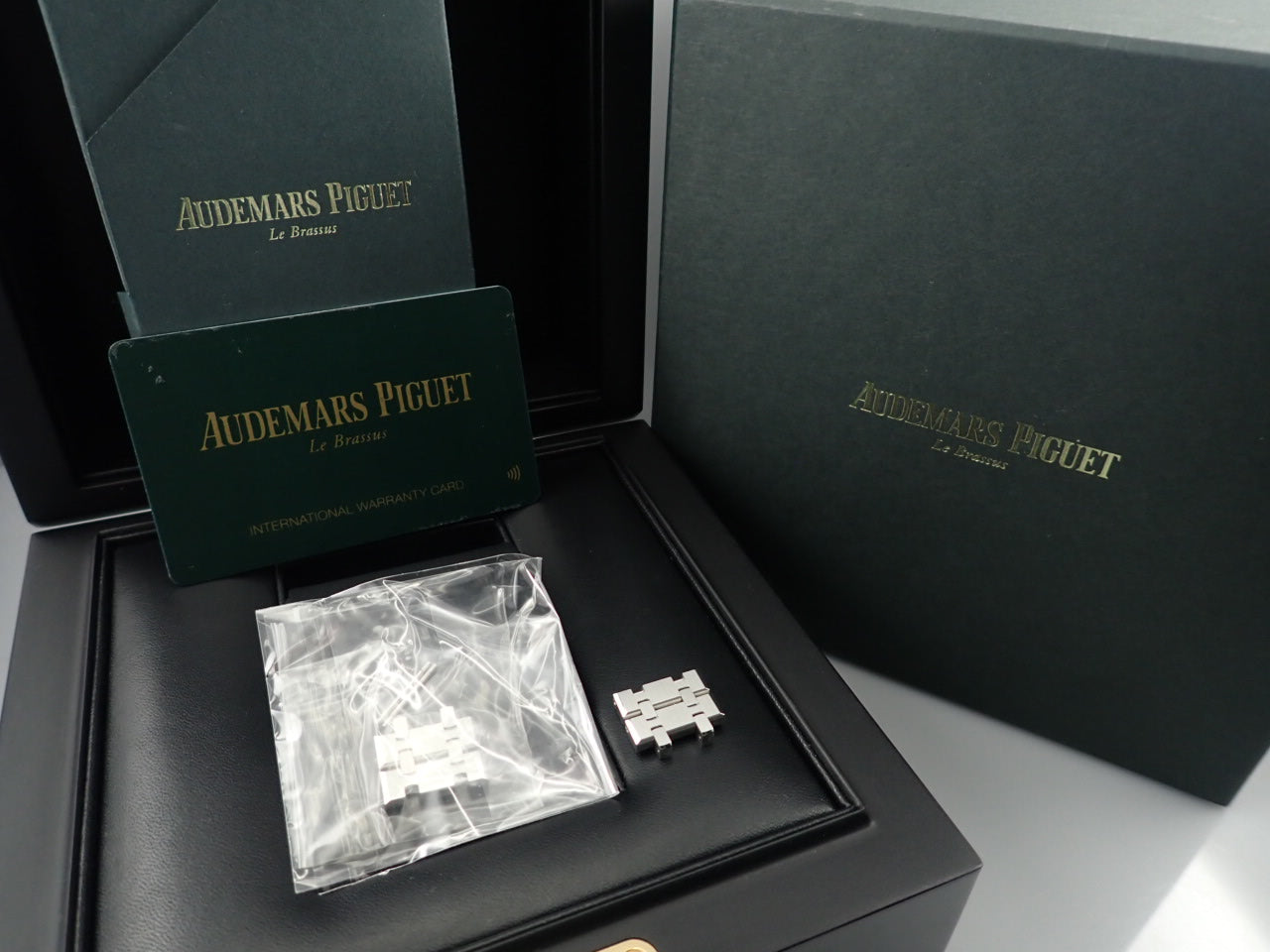 Audemars Piguet Royal Oak Automatic Blue Dial &lt;Warranty Box and Others&gt;