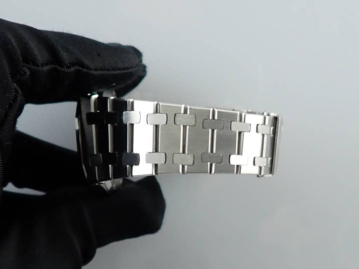 オーデマピゲ ロイヤルオーク Ref.14100ST.OO.0477ST.01 ステンレススチール ブラック文字盤