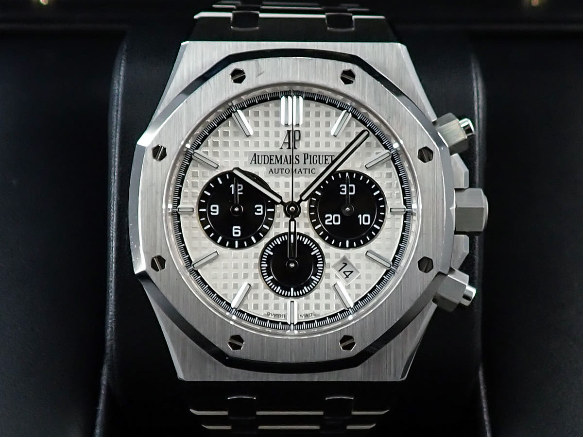 オーデマピゲ ロイヤルオーク クロノグラフ Ref.26331ST.OO.1220ST.03 シルバー文字盤 中古 6JPTY66W