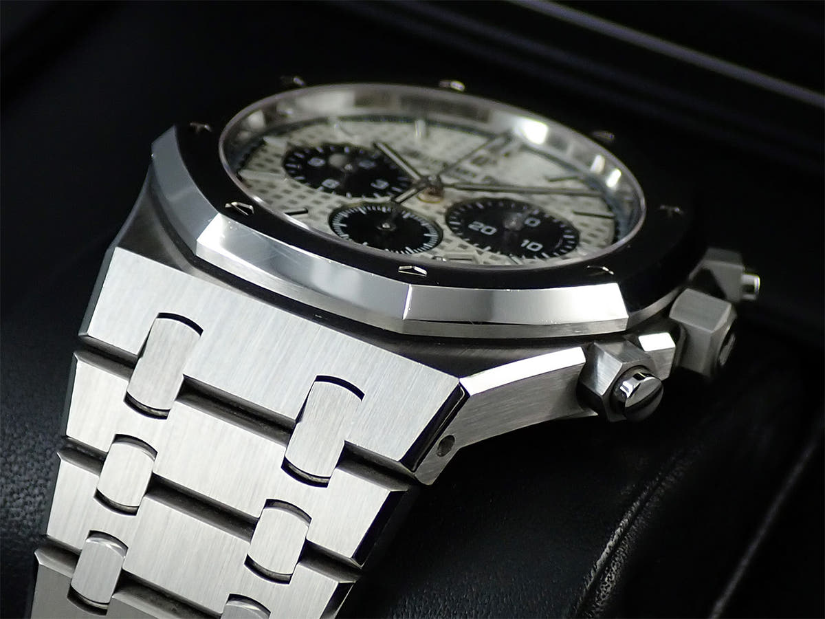 オーデマピゲ ロイヤルオーク クロノグラフ Ref.26331ST.OO.1220ST.03 シルバー文字盤 中古 6JPTY66W