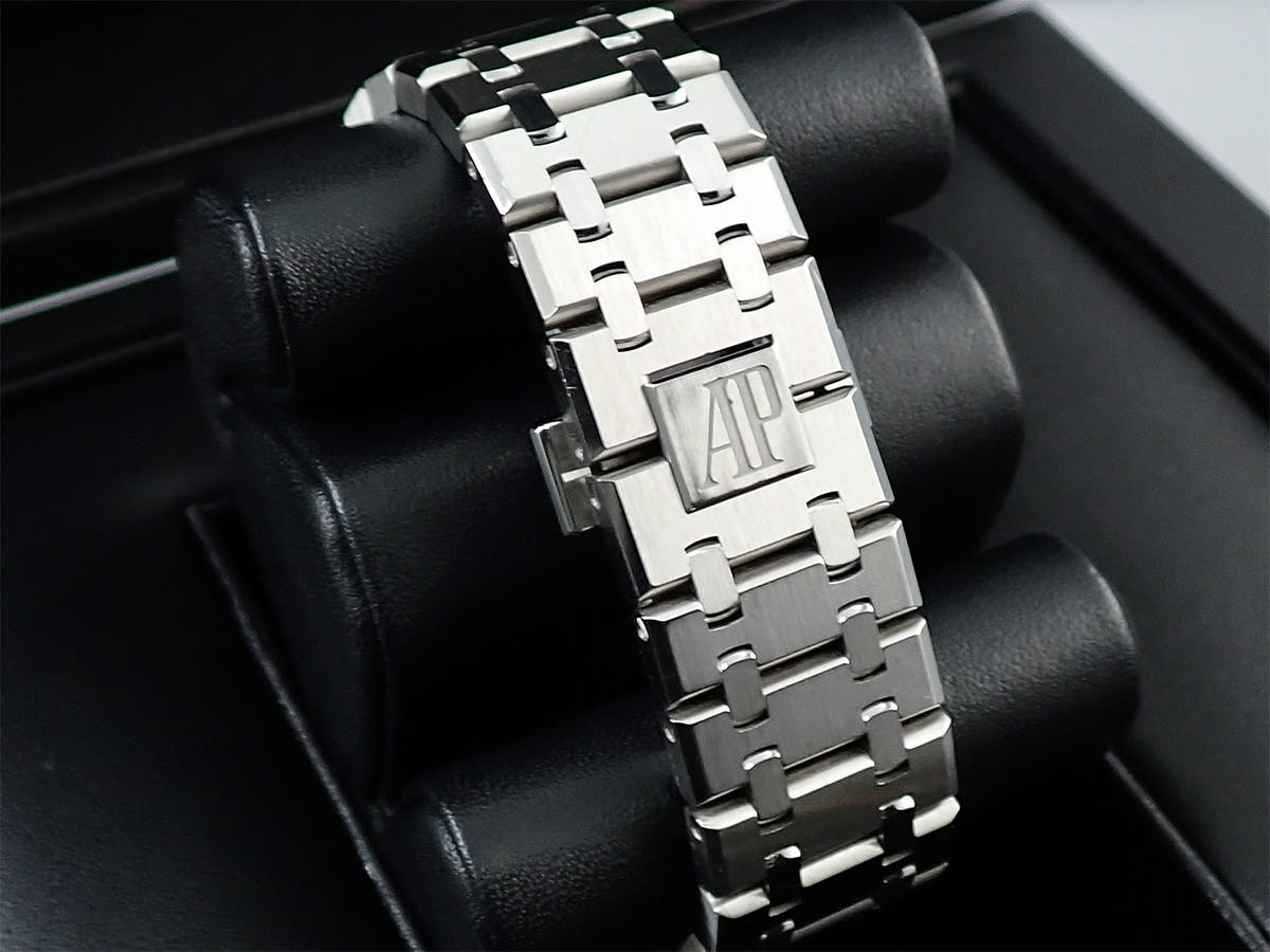 オーデマピゲ ロイヤルオーク クロノグラフ Ref.26331ST.OO.1220ST.03 シルバー文字盤 中古 6JPTY66W