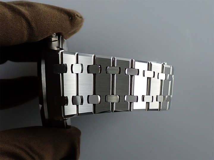 オーデマピゲ ロイヤルオーク クロノグラフ 50周年記念 Ref.26240ST.OO.1320ST.03 ステンレススチール シルバー文字盤