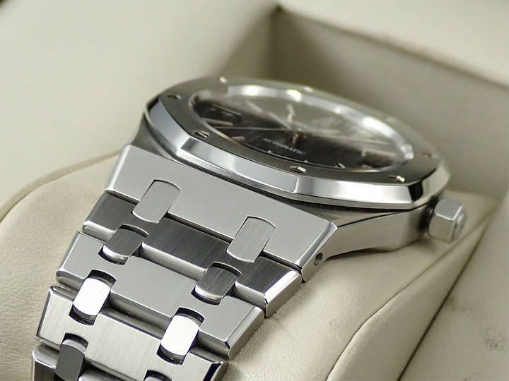 Audemars Piguet Royal Oak Ref. 15300ST.OO.1220ST.03 Stainless Steel Black Dial