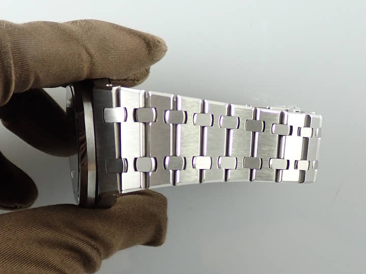 Audemars Piguet Royal Oak Dual Time Ref. 26120ST.OO.1220ST.02 Stainless Steel Blue Dial