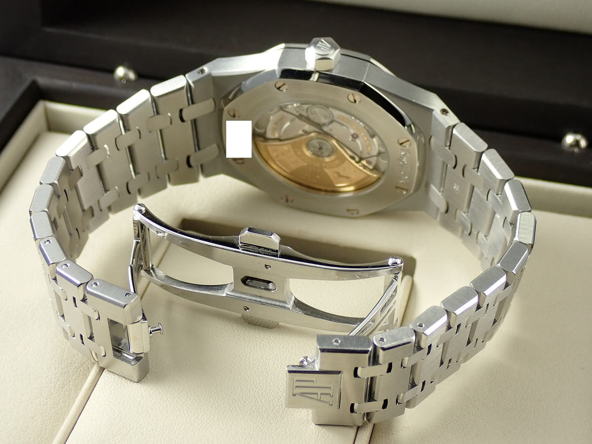 オーデマピゲ ロイヤルオーク Ref.15300ST.OO.1220ST.02 ブルー文字盤 中古 64X9PH80