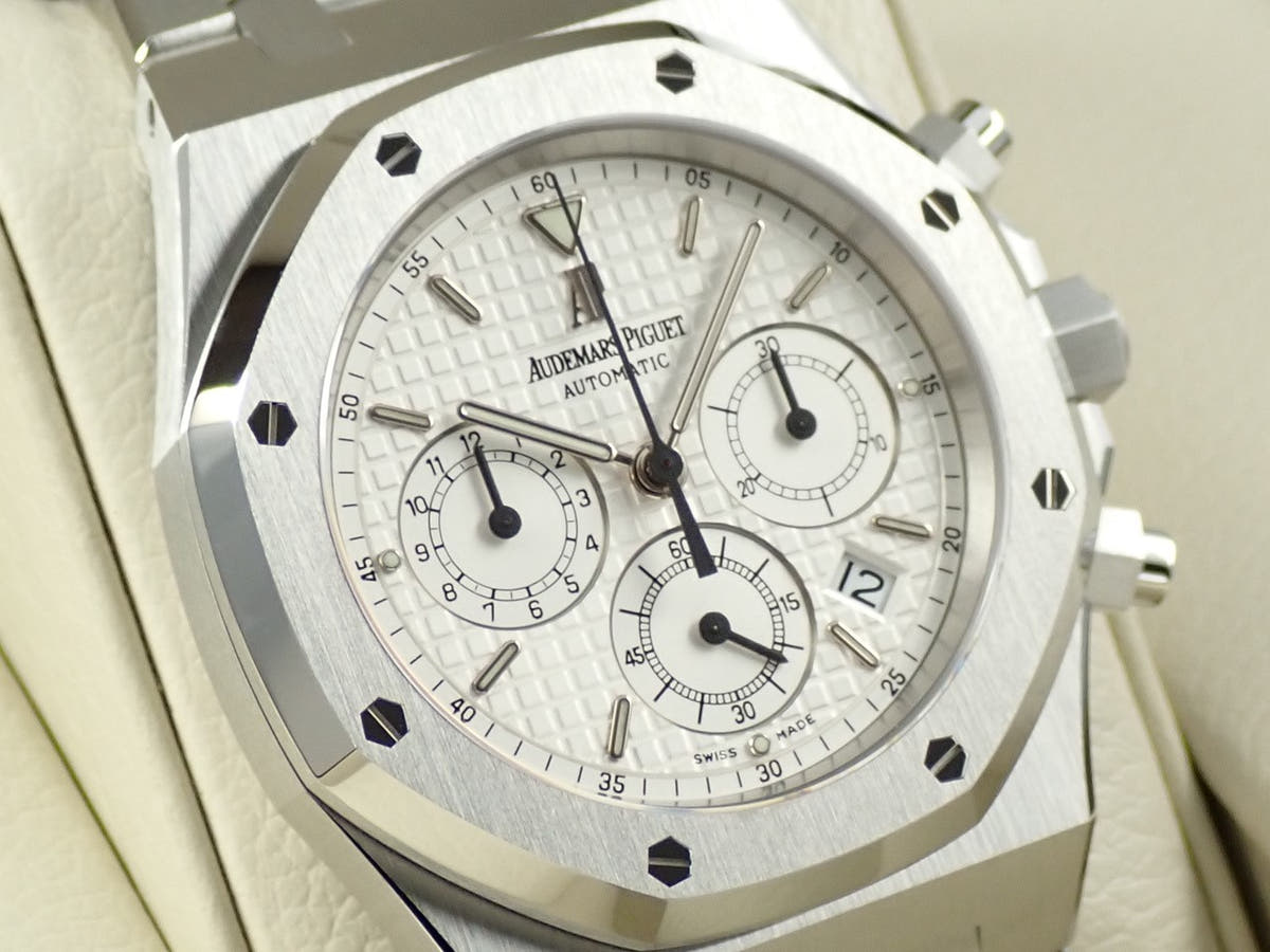 オーデマピゲ ロイヤルオーク クロノグラフ Ref.25860ST.OO.1110ST.05 ホワイト文字盤 美品 JYW23ZYZ