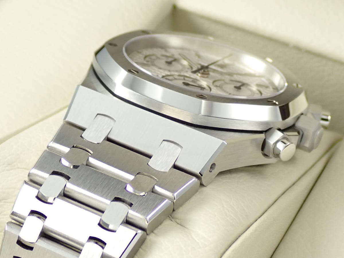 オーデマピゲ ロイヤルオーク クロノグラフ Ref.25860ST.OO.1110ST.05 ホワイト文字盤 美品 JYW23ZYZ