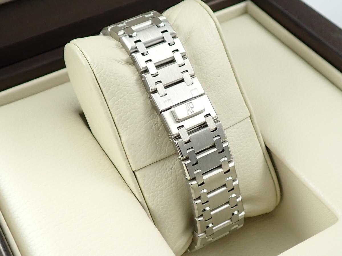 オーデマピゲ ロイヤルオーク クロノグラフ Ref.25860ST.OO.1110ST.05 ホワイト文字盤 美品 JYW23ZYZ