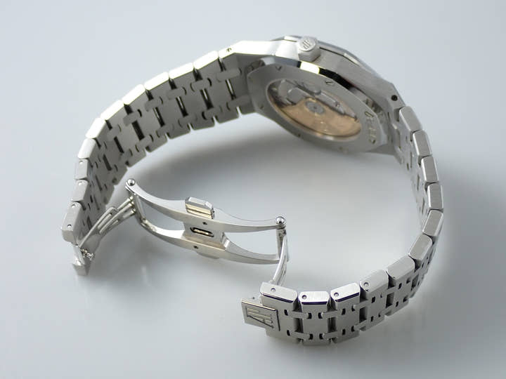 オーデマピゲ ロイヤルオーク Ref.15300ST.OO.1220ST.02 ステンレススチール ブルー文字盤