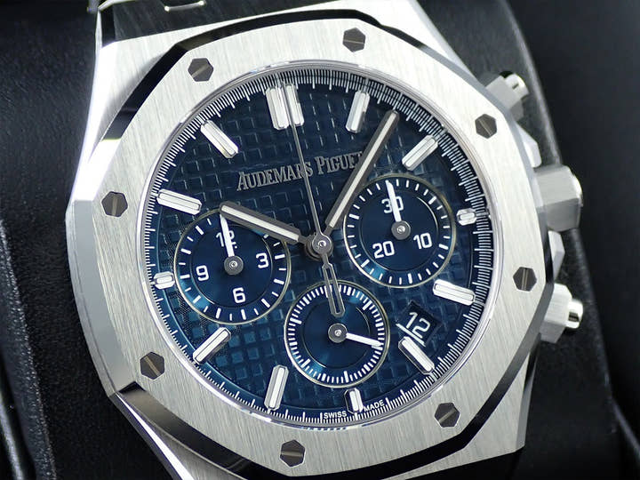 オーデマピゲ ロイヤルオーク クロノグラフ Ref.26715ST.OO.1356ST.01 ステンレススチール ナイトブルー文字盤