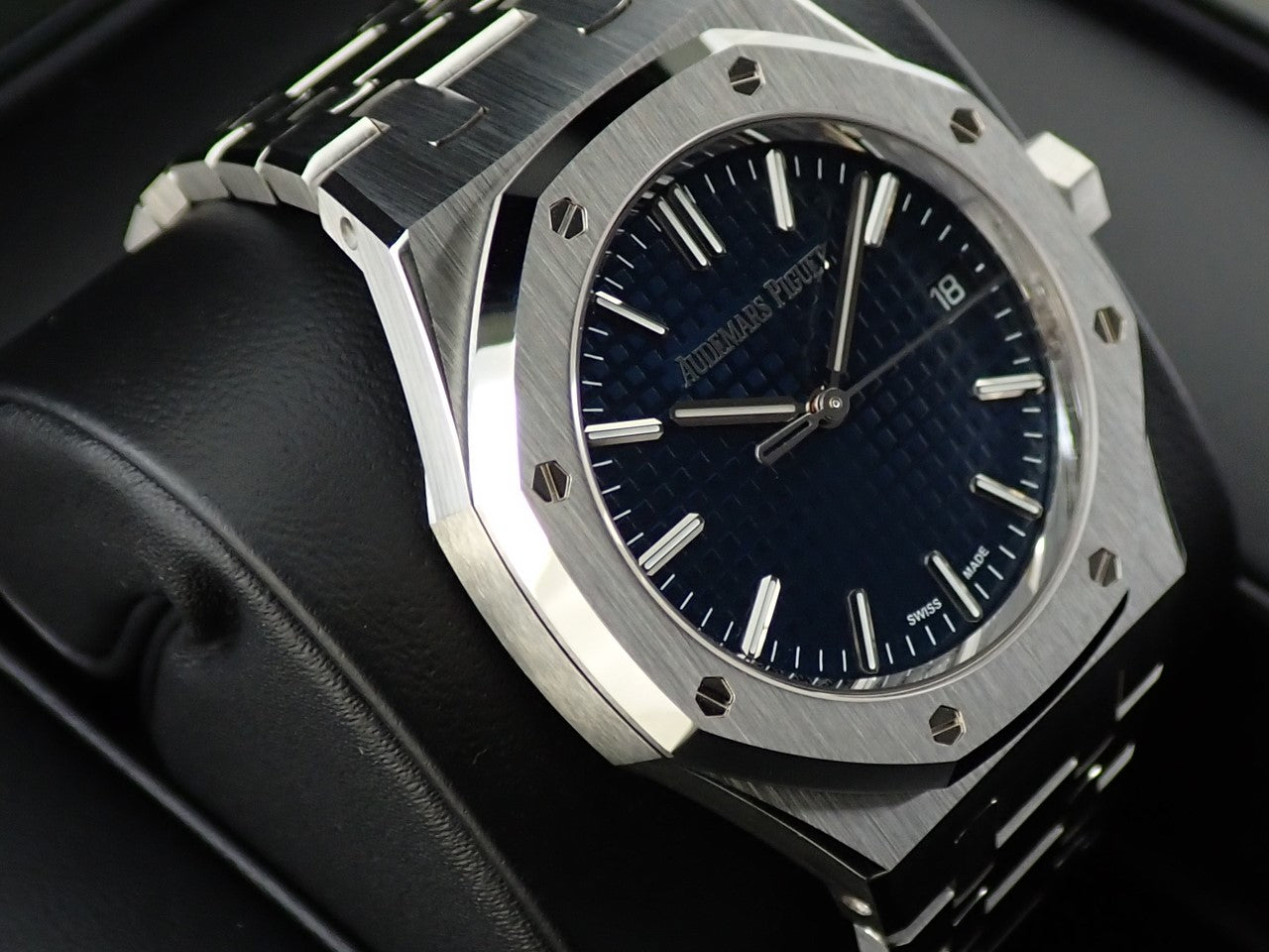 Audemars Piguet Royal Oak Automatic &lt;Warranty and Box&gt;