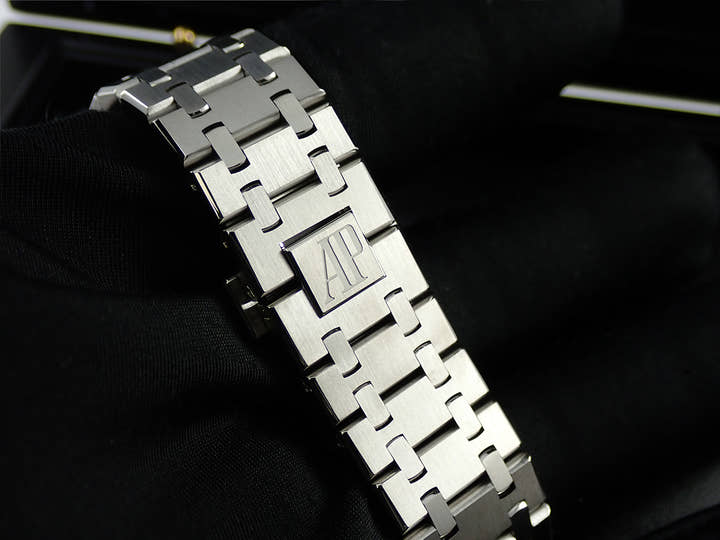 オーデマピゲ ロイヤルオーク Ref.15400ST.OO.1220ST.02 ステンレススチール シルバー文字盤