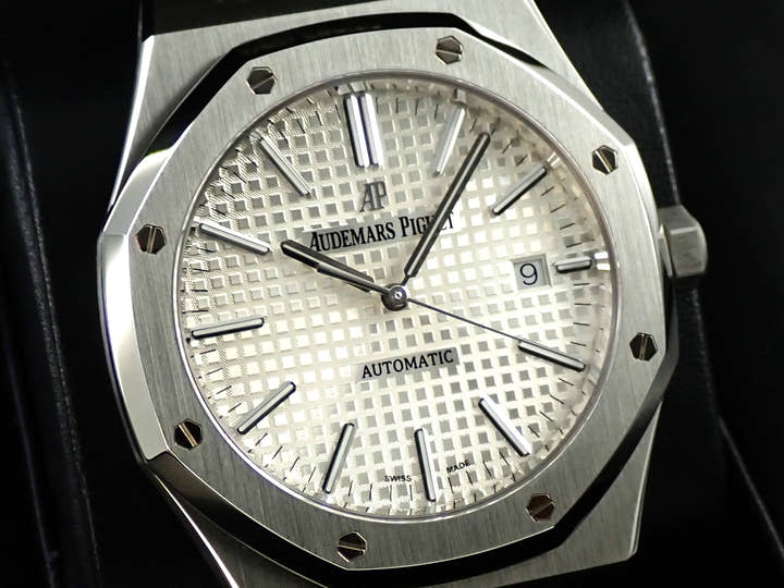 オーデマピゲ ロイヤルオーク Ref.15400ST.OO.1220ST.02 ステンレススチール シルバー文字盤