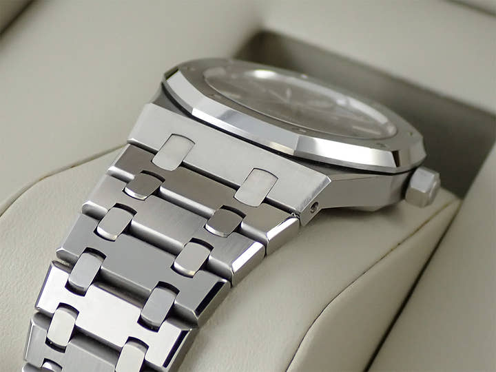 オーデマピゲ ロイヤルオーク Ref.15300ST.OO.1220ST.03 ステンレススチール ブラック文字盤