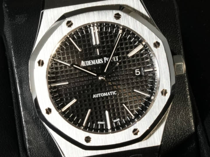 オーデマピゲ ロイヤルオーク Ref.15400ST.OO.1220ST.01.A ステンレススチール ブラック文字盤