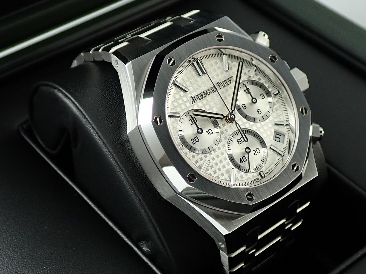 オーデマピゲ ロイヤルオーク クロノグラフ Ref.26240ST.OO.1320ST.07 シルバー文字盤 未使用 6LJM753J