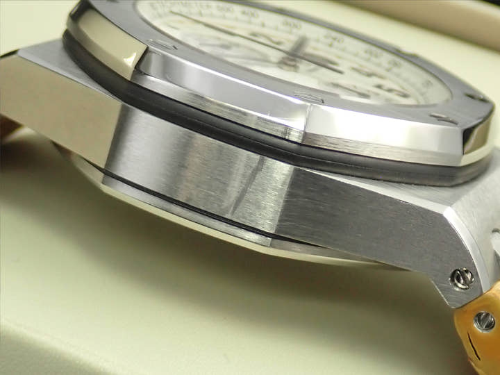 Audemars Piguet Royal Oak Offshore Chronograph Safari Ref. 26170ST.OO.D091CR.01 Stainless Steel Ivory Dial