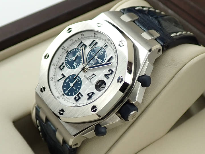 オーデマピゲ ロイヤルオーク オフショア クロノグラフ Ref.26170ST.OO.D305CR.01 ステンレススチール ホワイト×ブルー文字盤