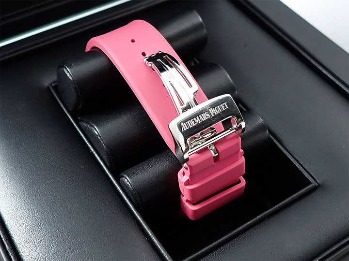 オーデマピゲ ロイヤルオーク オフショア クロノグラフ Ref.26231ST.ZZ.D069CA.01 ステンレススチール ピンク文字盤