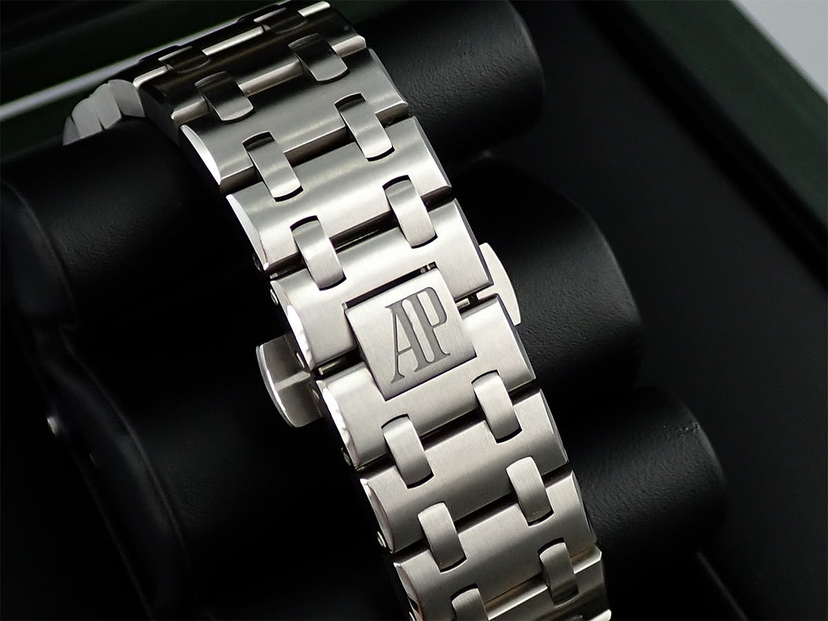 オーデマピゲ ロイヤルオーク オフショア クロノグラフ Ref.26238ST.OO.2000ST.01 ブルー文字盤 中古 LT52TXLY